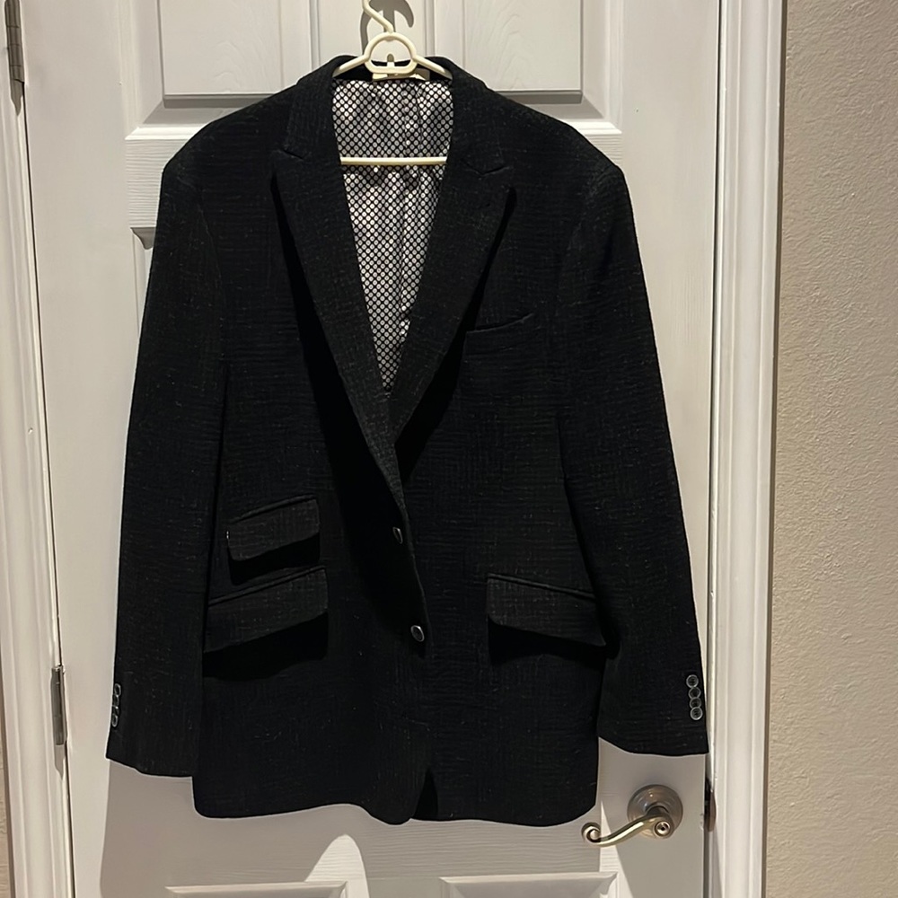 Men’s tweed sport coat. 46 long. Vintage. Excellent pre-owned condition.
